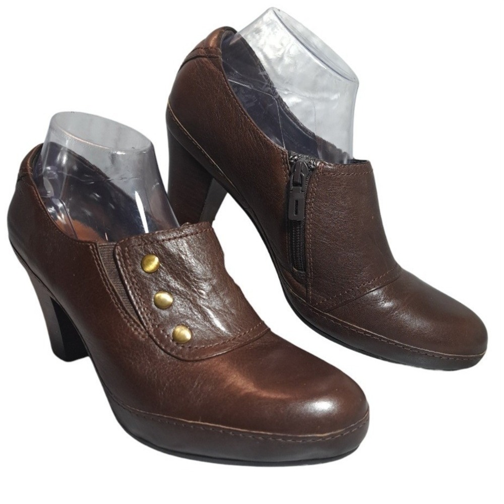 Clarks Artisan Women's Heel Shoes Size 10M Slip On Loafers Brown Leather
